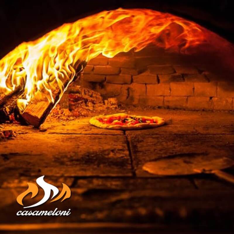 Pizzeria con forno a legna a Villasimius| Casameloni Pizzeria e BBQ