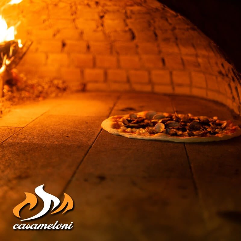 Prenota la tua pizza o grigliata da gustare in sala o da asporto | Casameloni Pizzeria e Grill a Villasimius