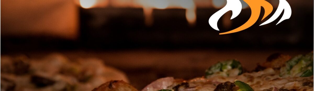 L’originale pizza Sarda di Casameloni è cotta rigorosamente nel forno a legna | Casameloni | Pizzeria e Barbecue a Villasimius
